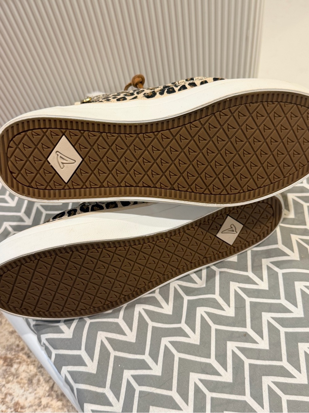 Sperry Leopard Print High-Top Sneakers with Cream Faux Fur - Picture 6 of 6